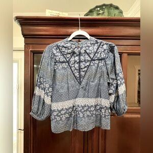 Saison de la fleur floral print blouse; 3/4 sleeves;back button; xsmall